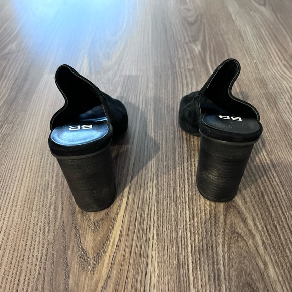 Size 4 Black Sewed Block Heel Slides - Picture 2 of 16